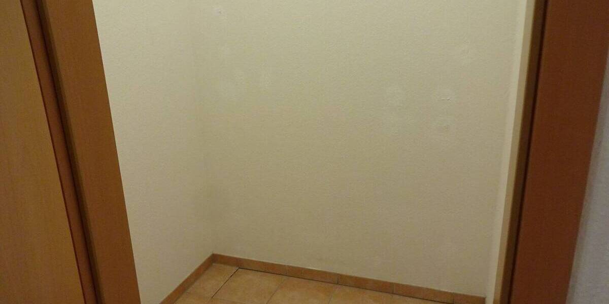 Etagenwohnung Zwickau Innenstadt - 2 Zimmer, 55 m&sup2;, 400&euro; | Angebot:25802829