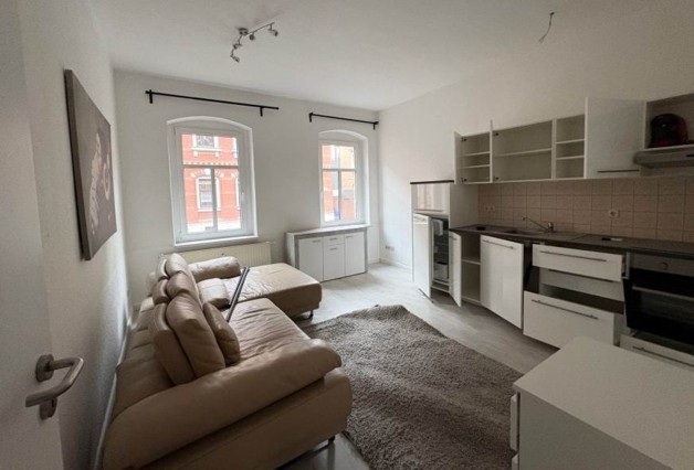 2-Zimmer-Hochparterre-Wohnung mit EINBAUKÜCHE zu verkaufen - Mehrfamilienhaus, Wohnhaus Zwickau Neuplanitz | Angebot:25907103