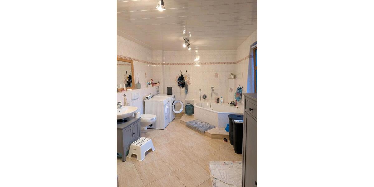 Etagenwohnung Lauter-Bernsbach Bernsbach - 4 Zimmer, 105 m&sup2;, 580&euro; | Angebot:25170967