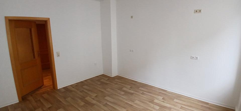 Etagenwohnung Hohenstein-Ernstthal Ernstthal - 3 Zimmer, 106 m&sup2;, 670&euro; | Angebot:25637711