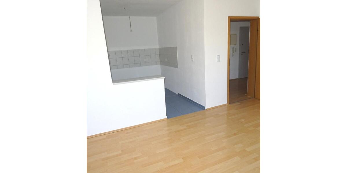Etagenwohnung Werdau - 3 Zimmer, 70 m&sup2;, 390&euro; | Angebot:23779151