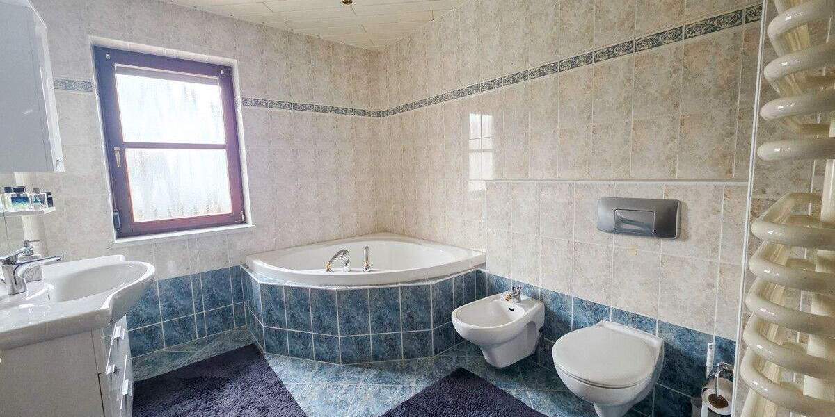 Reihenendhaus Aue-Bad Schlema Schlema - 6 Zimmer, 160 m&sup2;, 270.000&euro; | Angebot:25688337