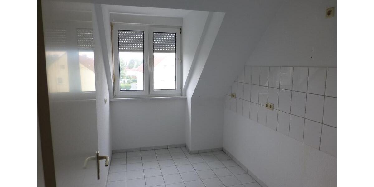 Dachgeschoßwohnung Ronneburg - 5 Zimmer, 138 m&sup2;, 700&euro; | Angebot:25178918