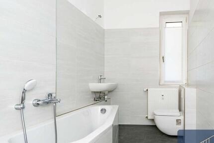 Wohnung Glauchau - 3 Zimmer, 75 m&sup2;, 375&euro; | Angebot:23997229