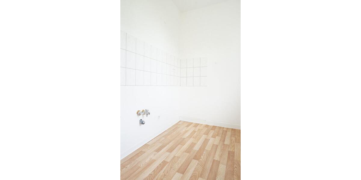 Etagenwohnung Glauchau - 1 Zimmer, 31 m&sup2;, 185&euro; | Angebot:25263505