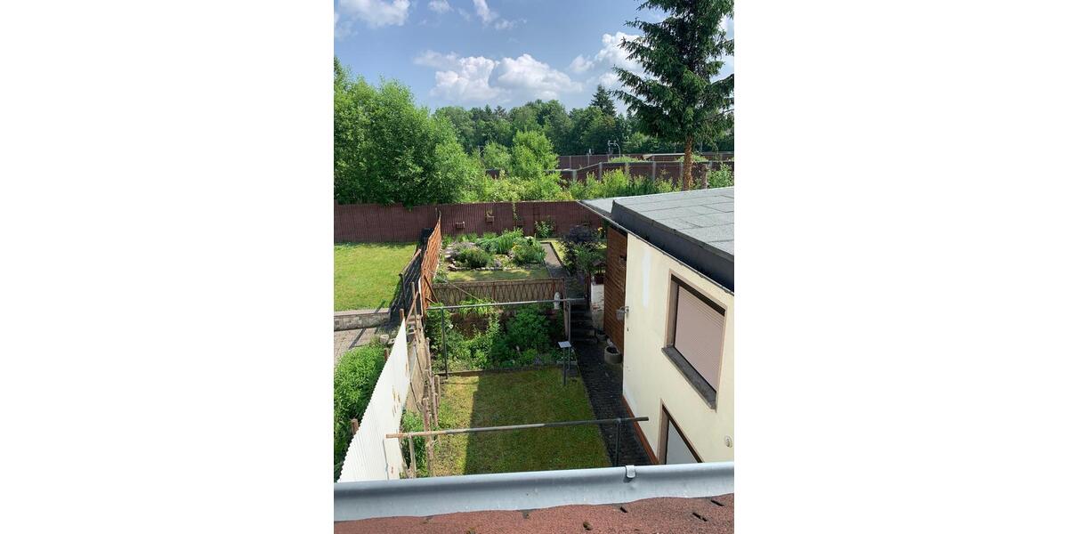 Reihenhaus Werdau - 9 Zimmer, 180 m&sup2;, 95.000&euro; | Angebot:25900449