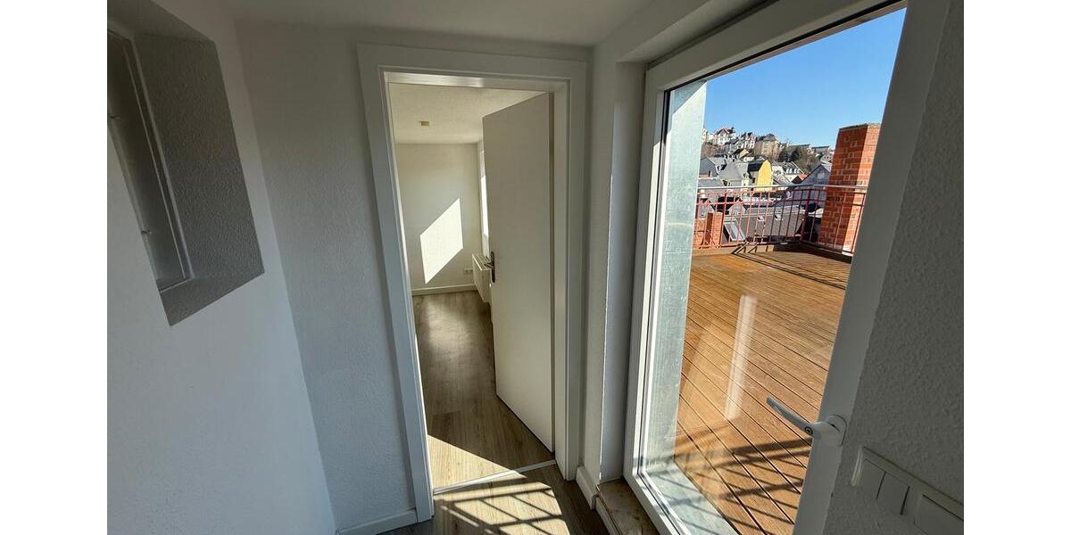 Etagenwohnung Greiz - 4 Zimmer, 104 m&sup2;, 570&euro; | Angebot:25382508