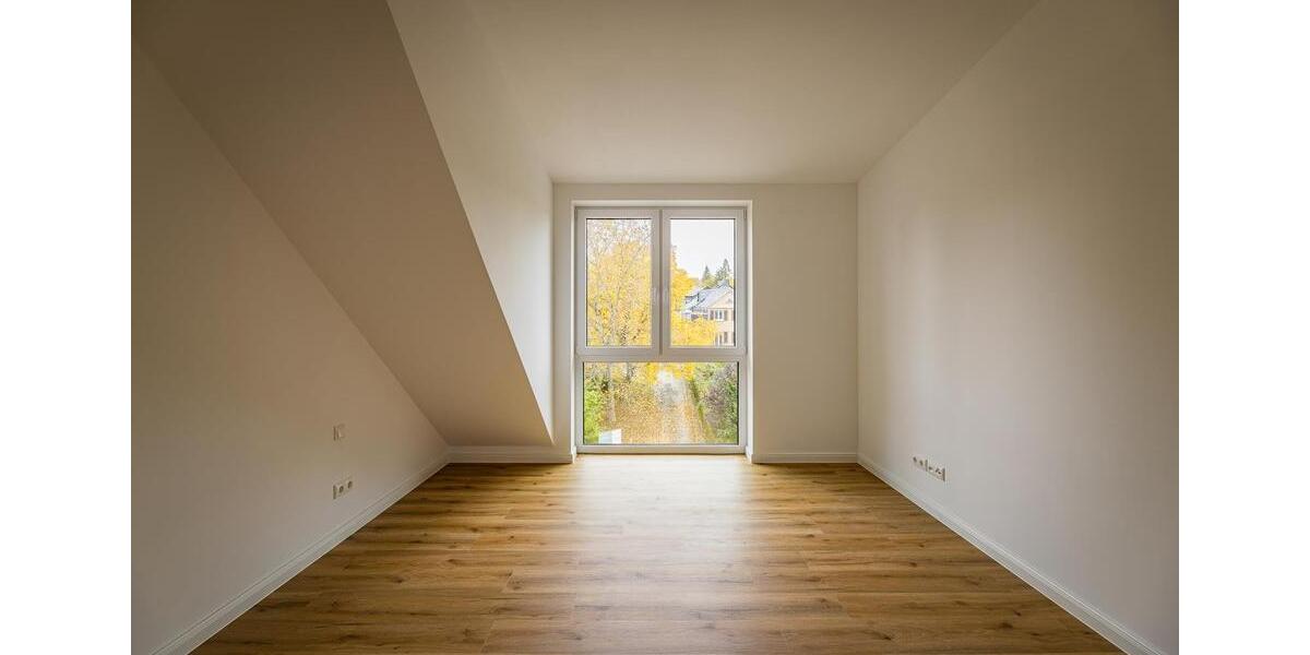Etagenwohnung Stollberg (Erzgebirge) - 5 Zimmer, 120 m&sup2;, 688&euro; | Angebot:25803443