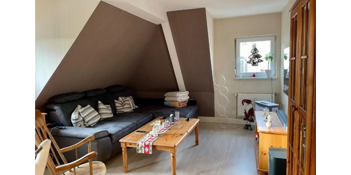 Etagenwohnung Meerane - 2.5 Zimmer, 66 m&sup2;, 390&euro; | Angebot:25145913