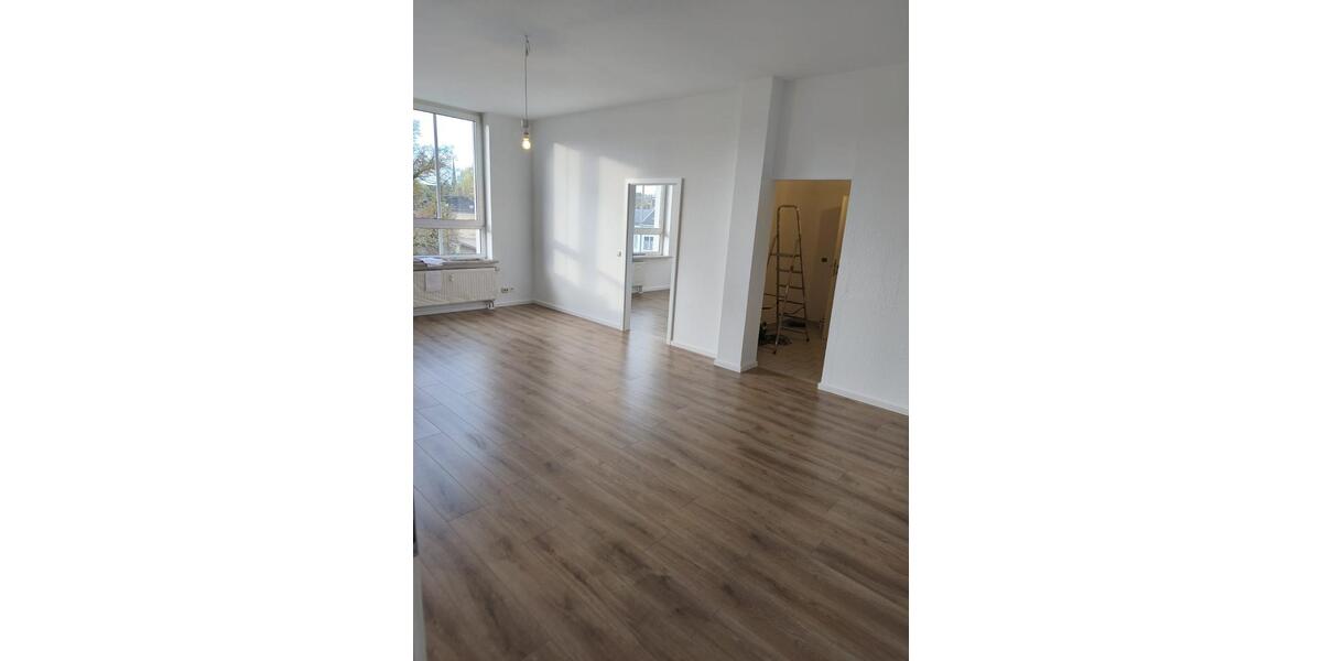 Etagenwohnung Crimmitschau - 3 Zimmer, 78 m&sup2;, 468&euro; | Angebot:24002220