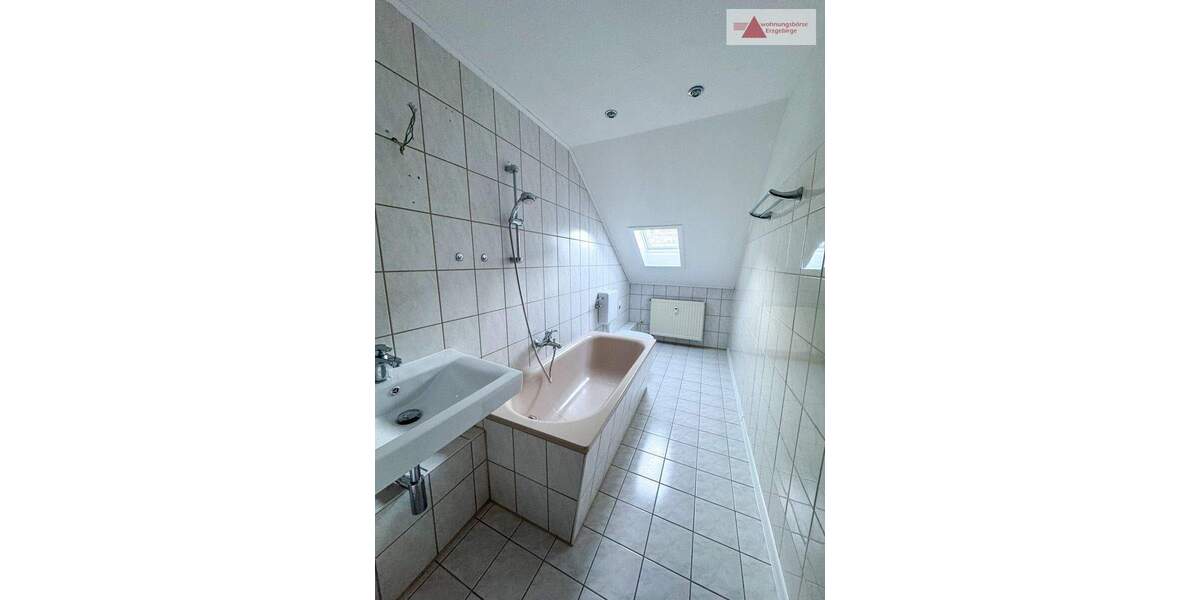 Etagenwohnung Aue-Bad Schlema Bad Schlema - 3 Zimmer, 75 m&sup2;, 365&euro; | Angebot:25744588