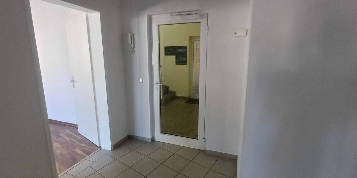 Gewerbeobjekt Zwickau Innenstadt - 3 Zimmer, 140 m&sup2;, 1.199&euro; | Angebot:26695005