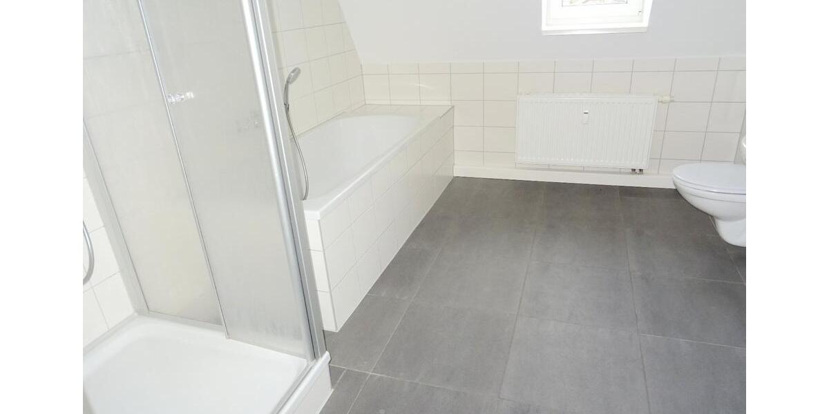 Dachgeschoßwohnung Werdau - 3 Zimmer, 99 m&sup2;, 580&euro; | Angebot:18259417