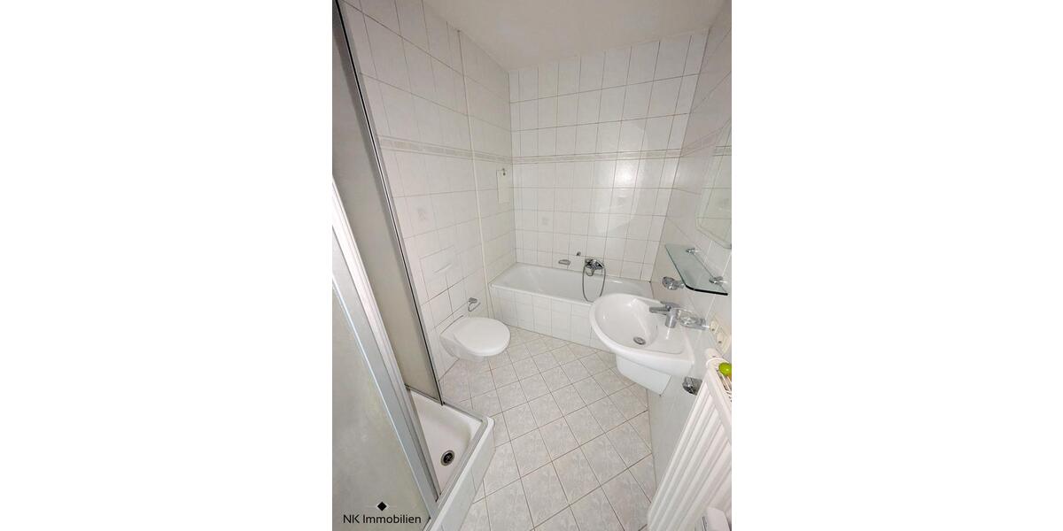 Erdgeschoßwohnung Zwickau - 3 Zimmer, 65 m&sup2;, 400&euro; | Angebot:26679930