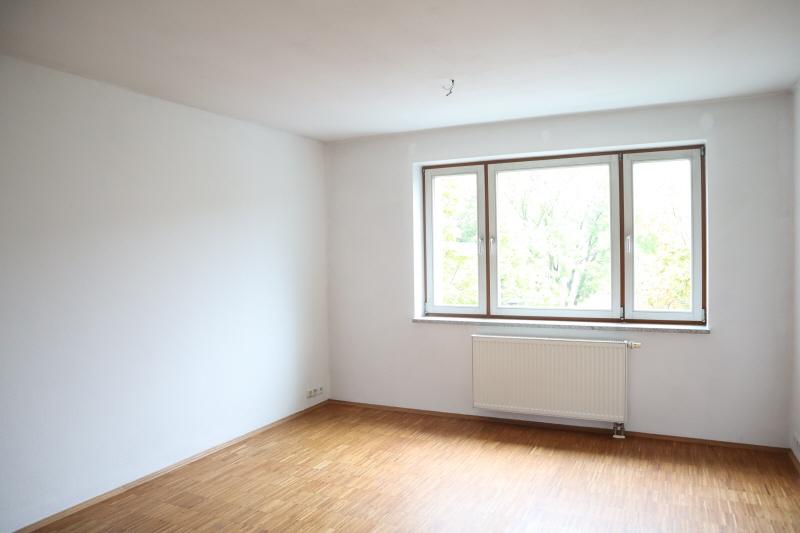 Etagenwohnung Zwickau - 3 Zimmer, 60 m&sup2;, 420&euro; | Angebot:25782376
