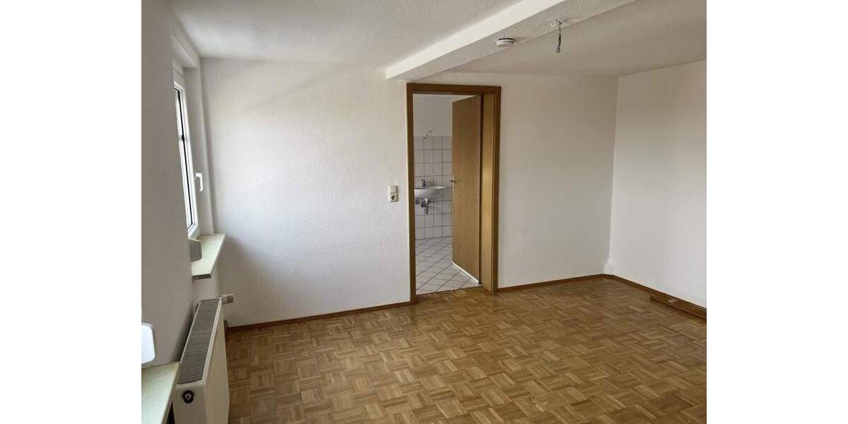 Etagenwohnung Meerane - 3 Zimmer, 87 m&sup2;, 480&euro; | Angebot:25665453