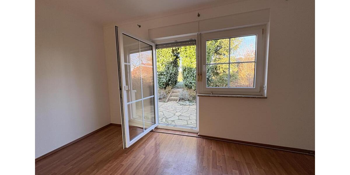 Einfamilienhaus Zwickau Cainsdorf - 3 Zimmer, 95 m&sup2;, 1.300&euro; | Angebot:24963886