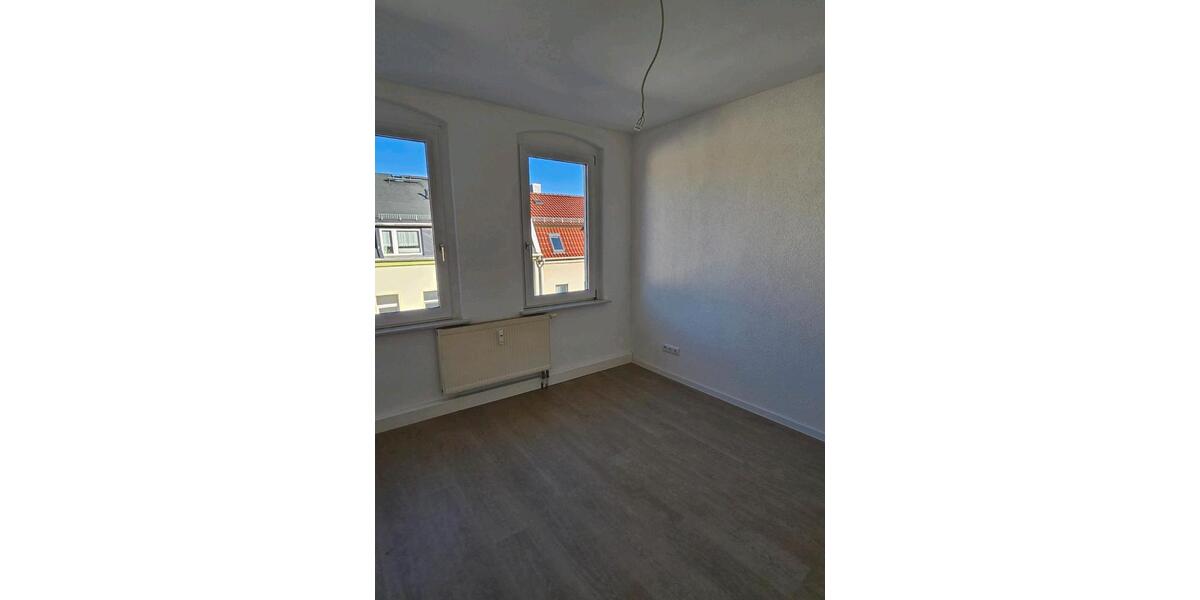 Dachgeschoßwohnung Zwickau Neuplanitz - 4 Zimmer, 70 m&sup2;, 700&euro; | Angebot:23910858