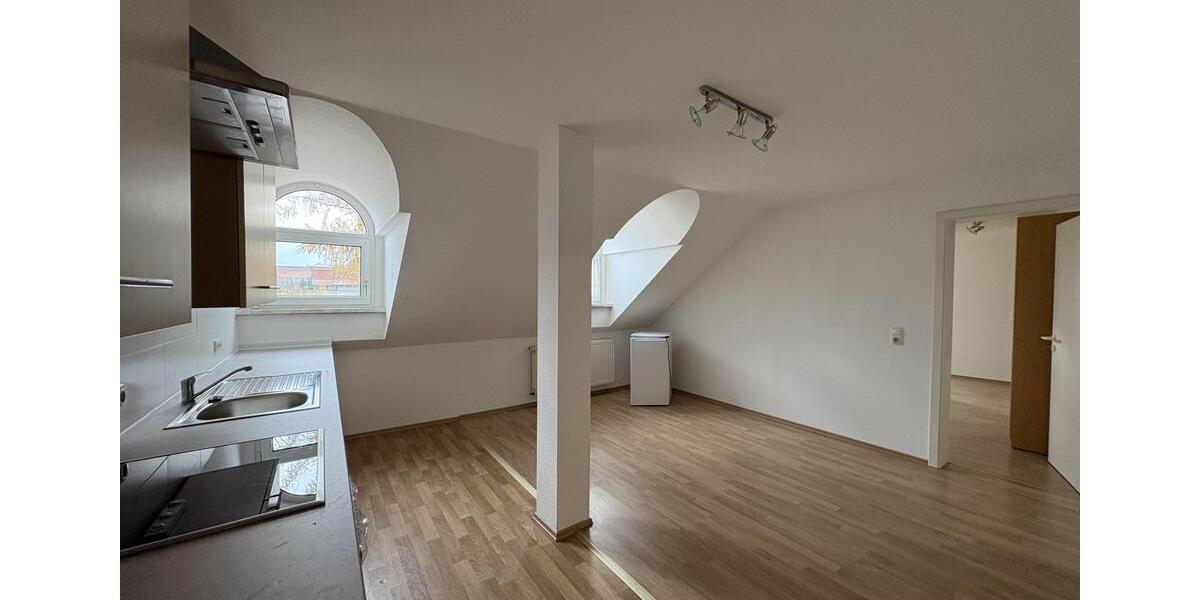 Dachgeschoßwohnung Meerane - 2 Zimmer, 52 m&sup2;, 382&euro; | Angebot:24350491