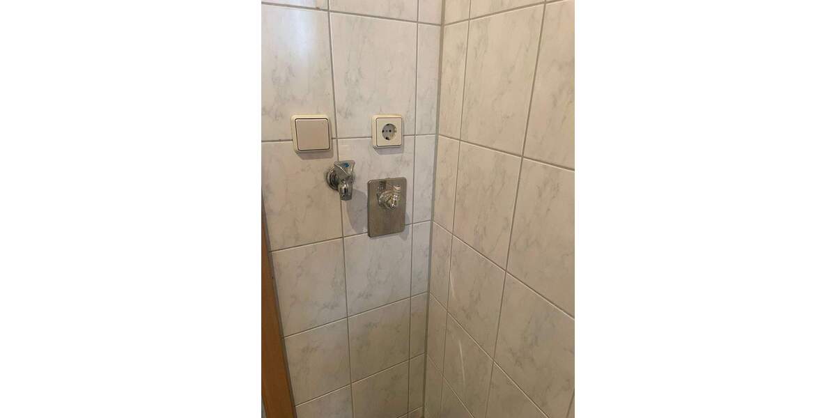 Zimmer Aue - 4 Zimmer, 80 m&sup2;, 330&euro; | Angebot:25984873