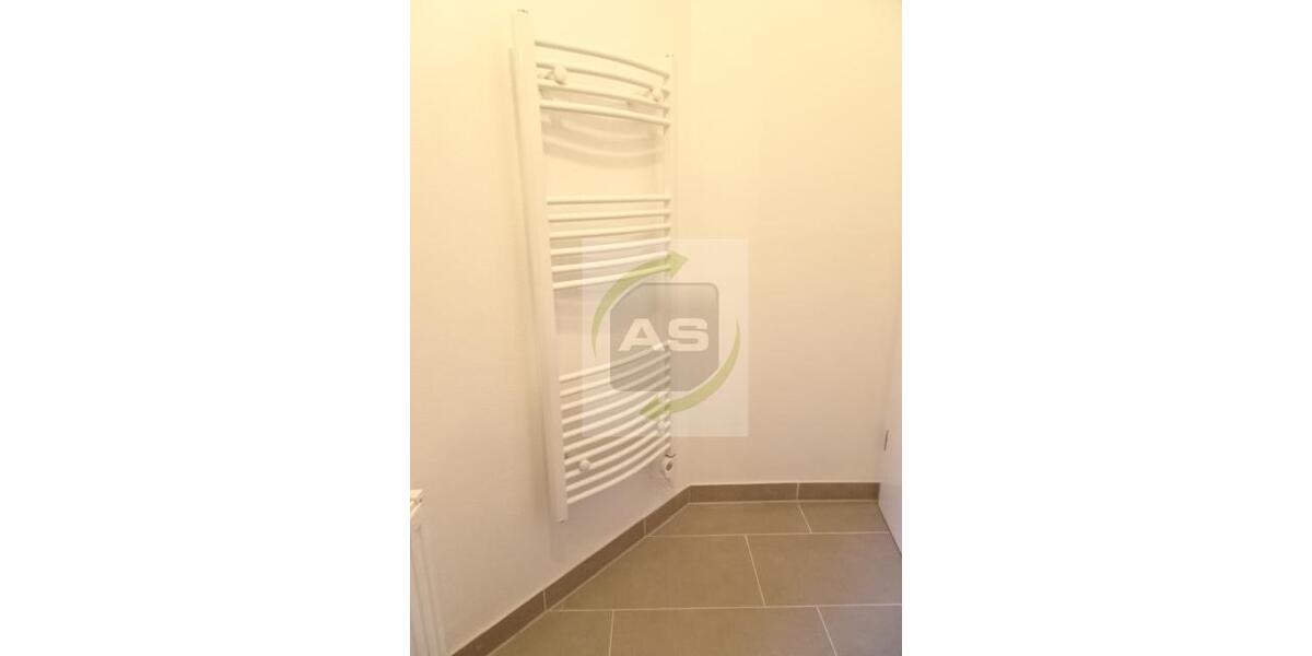 Etagenwohnung Zwickau - 3 Zimmer, 86 m&sup2;, 440&euro; | Angebot:25102022