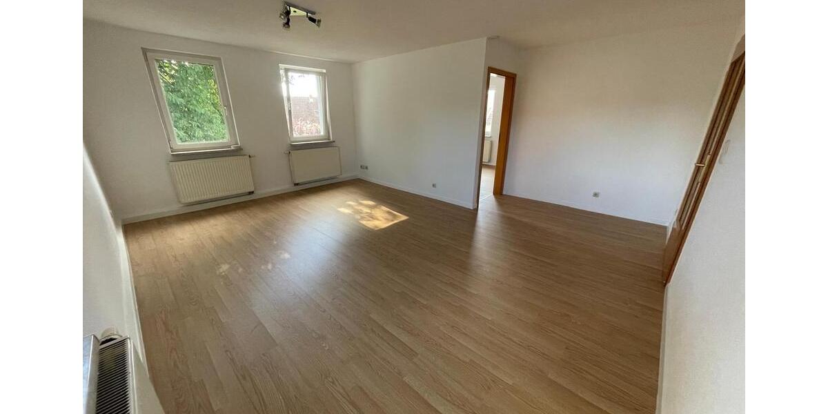 Etagenwohnung Schmölln - 2 Zimmer, 54 m&sup2;, 300&euro; | Angebot:23635135