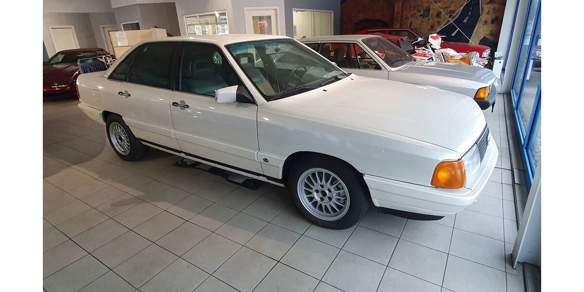 Audi 100 213.500 km 7.980 &euro; Lauter-Bernsbach 08315
