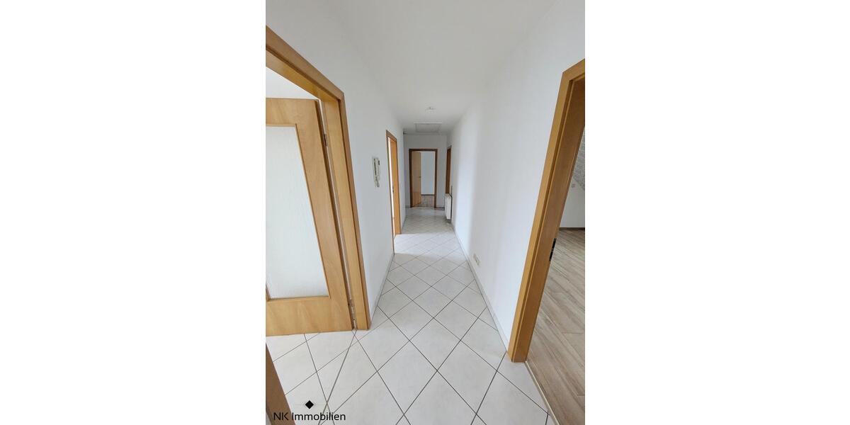 Dachgeschoßwohnung Zwickau - 4 Zimmer, 95 m&sup2;, 620&euro; | Angebot:25945678