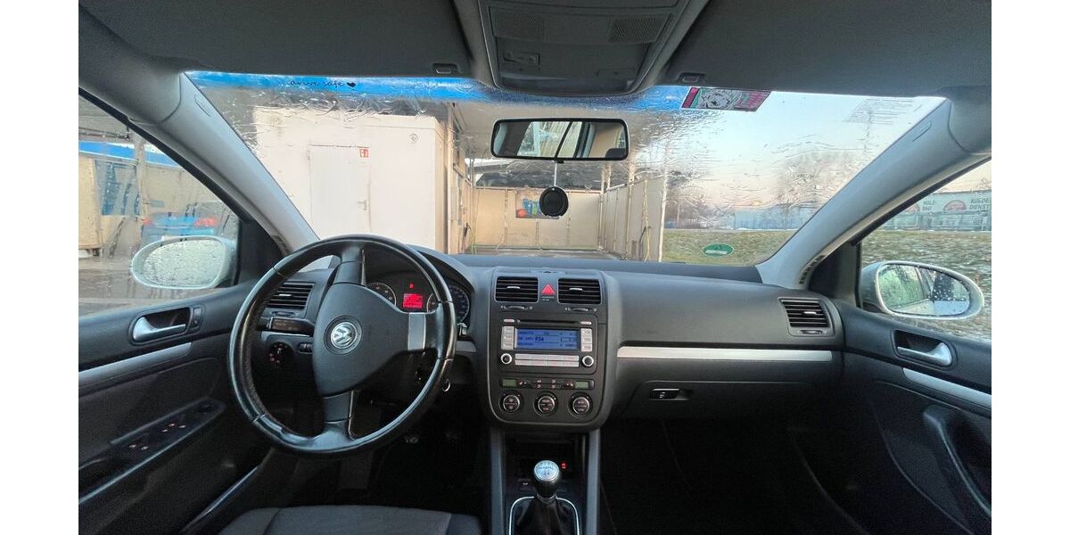 VW Golf 194.000 km 2.600 &euro; Zwickau 08056