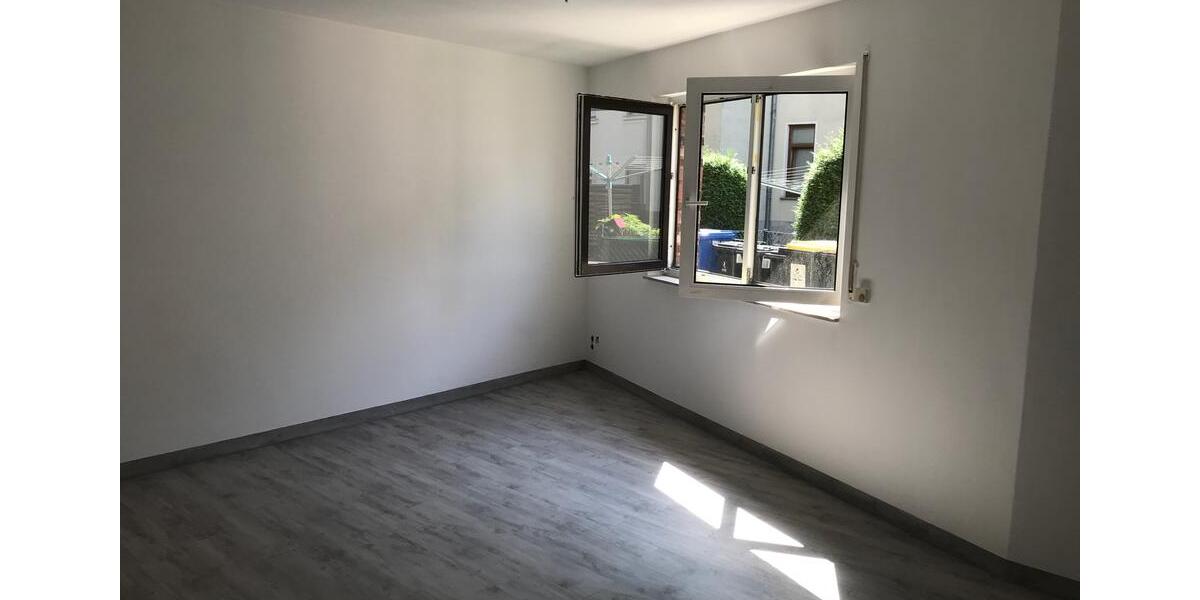 Etagenwohnung Meerane - 3 Zimmer, 82 m&sup2;, 500&euro; | Angebot:25300258