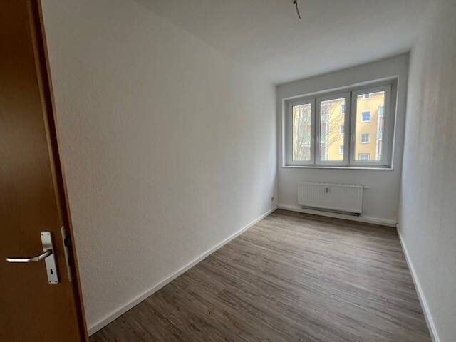 Etagenwohnung Zwickau Pölbitz - 3 Zimmer, 51 m&sup2;, 335&euro; | Angebot:26319678