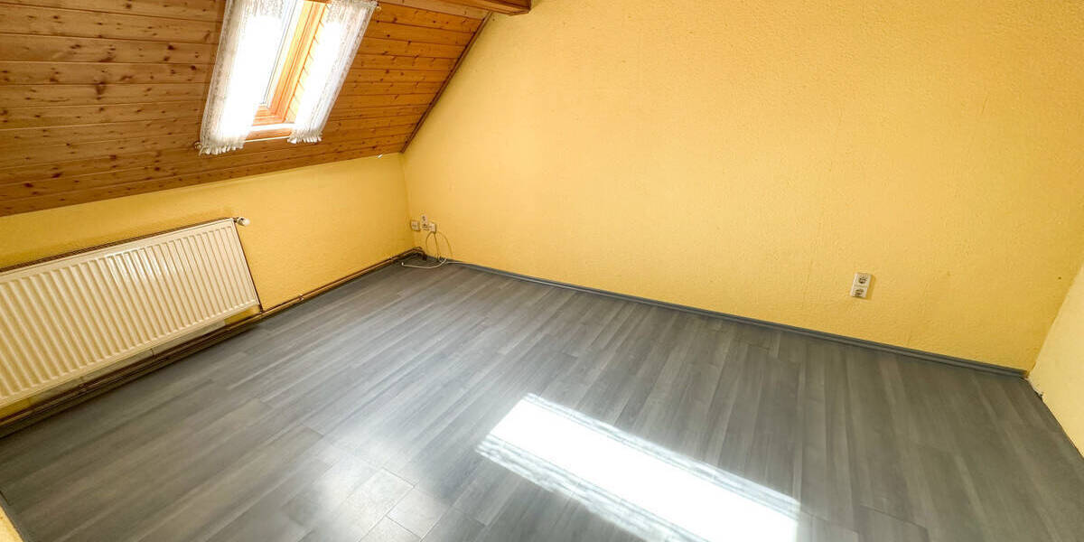 Einfamilienhaus Lößnitz - 1 Zimmer, 105 m&sup2;, 69.000&euro; | Angebot:25688301