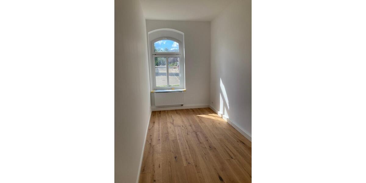 Erdgeschoßwohnung Reichenbach im Vogtland - 3 Zimmer, 100 m&sup2;, 700&euro; | Angebot:24851264