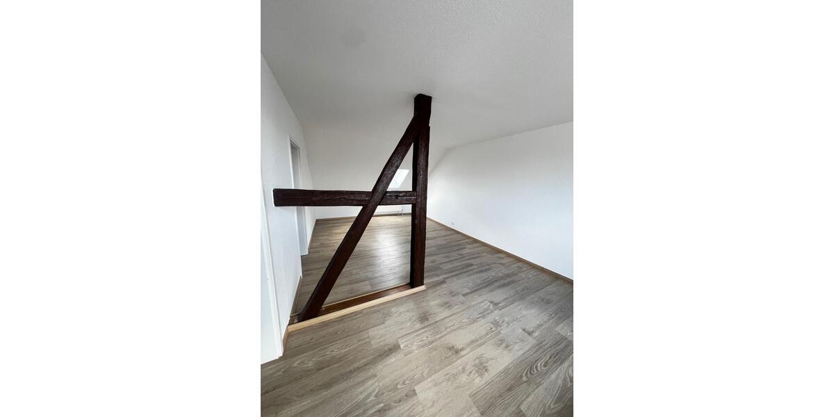 Dachgeschoßwohnung Zwickau - 3 Zimmer, 95 m&sup2;, 860&euro; | Angebot:25753754