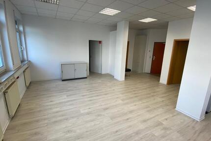 Wohnung Zwickau - 2 Zimmer, 81 m&sup2;, 400&euro; | Angebot:23316528