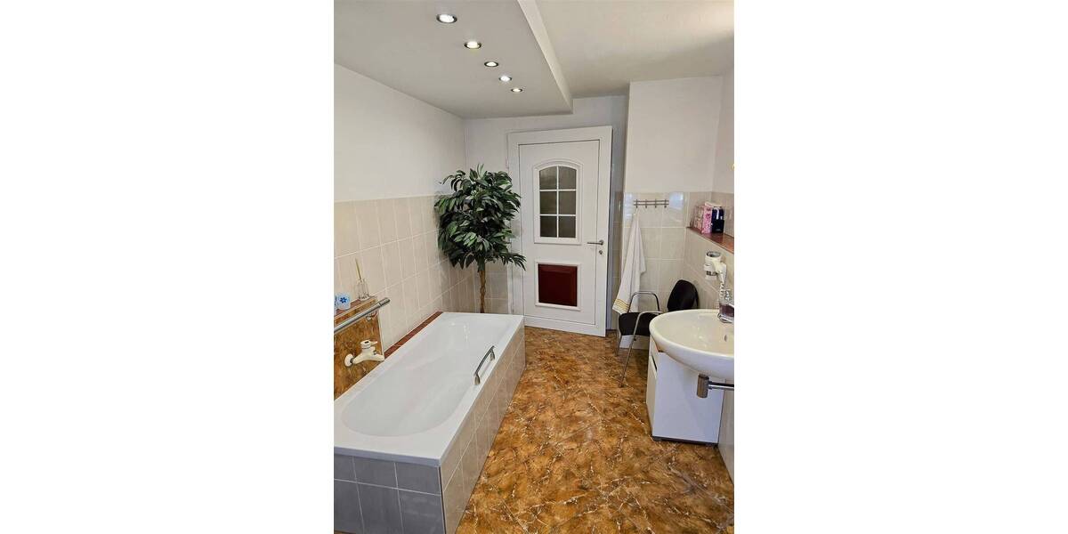 Einfamilienhaus Remse bei Glauchau Remse - 9 Zimmer, 180 m&sup2;, 379.000&euro; | Angebot:25678567