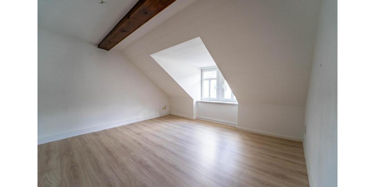 Dachgeschoßwohnung Limbach-Oberfrohna Oberfrohna - 4 Zimmer, 91 m&sup2;, 546&euro; | Angebot:25053007