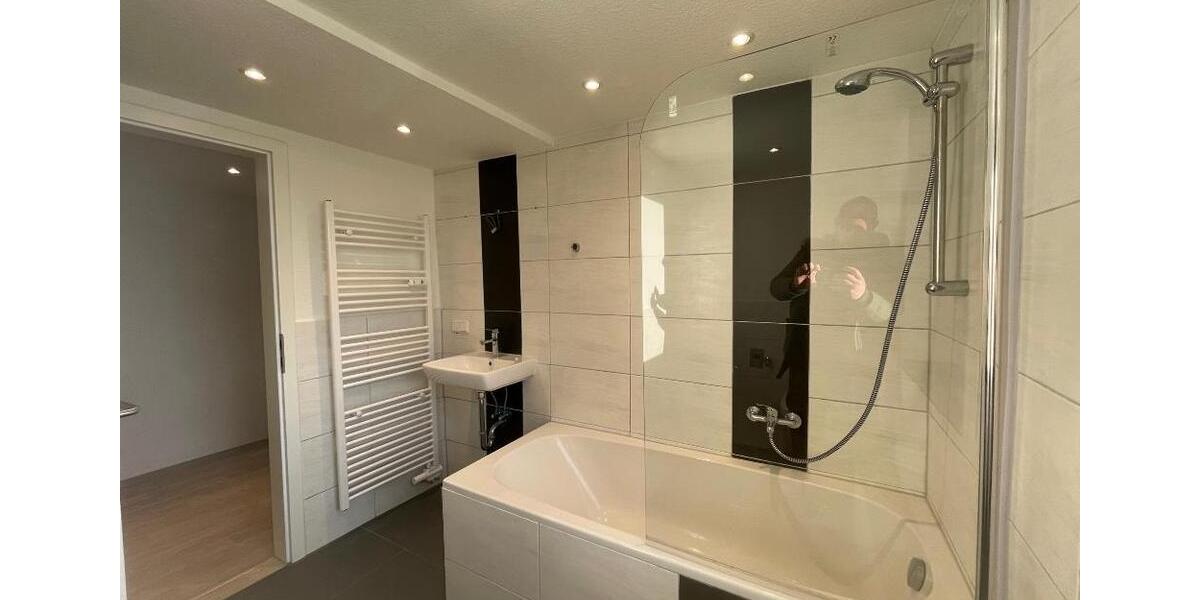 Etagenwohnung Elsterberg - 3 Zimmer, 79 m&sup2;, 375&euro; | Angebot:21227986