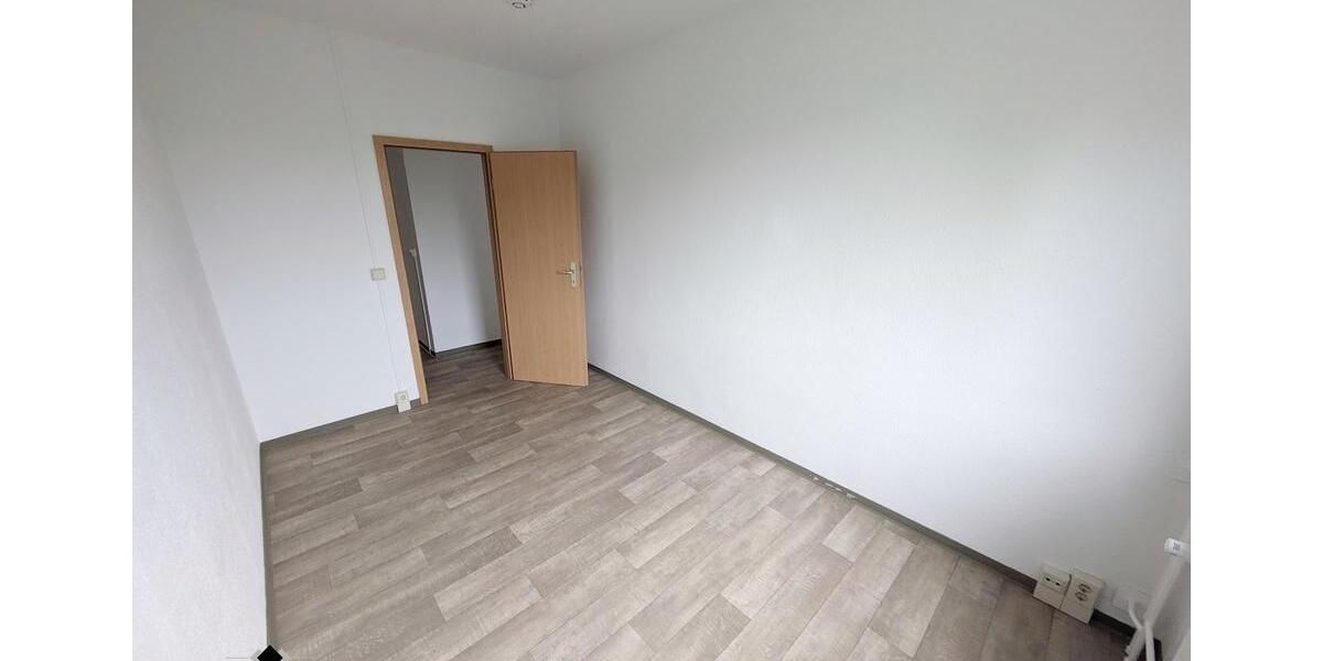 Etagenwohnung Limbach-Oberfrohna Oberfrohna - 3 Zimmer, 69 m&sup2;, 370&euro; | Angebot:25945690