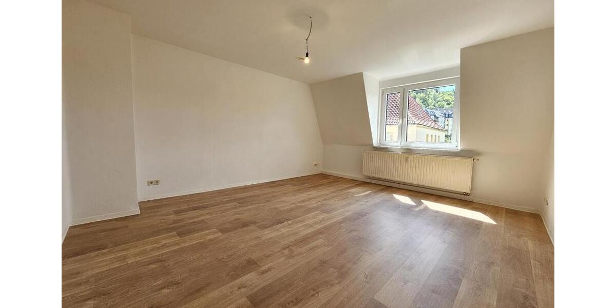 Dachgeschoßwohnung Aue-Bad Schlema Bad Schlema - 3 Zimmer, 84 m&sup2;, 463&euro; | Angebot:26251360