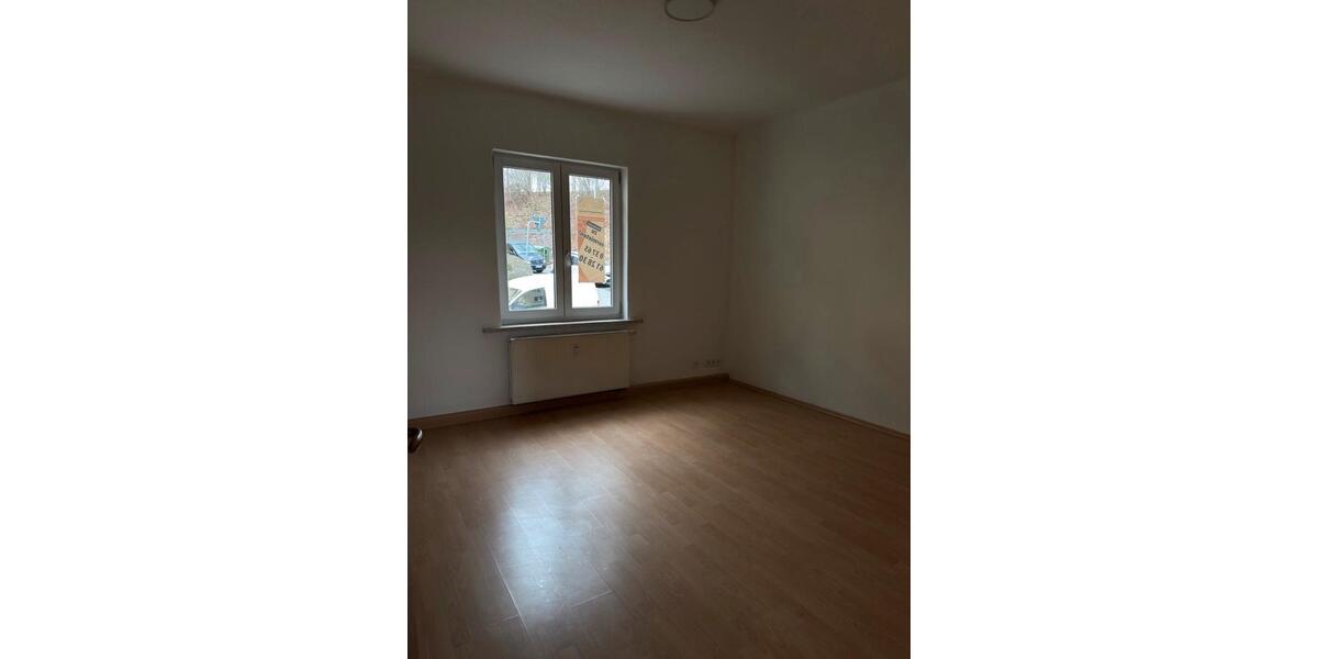 Hochparterre Greiz - 3 Zimmer, 66 m&sup2;, 380&euro; | Angebot:25923859