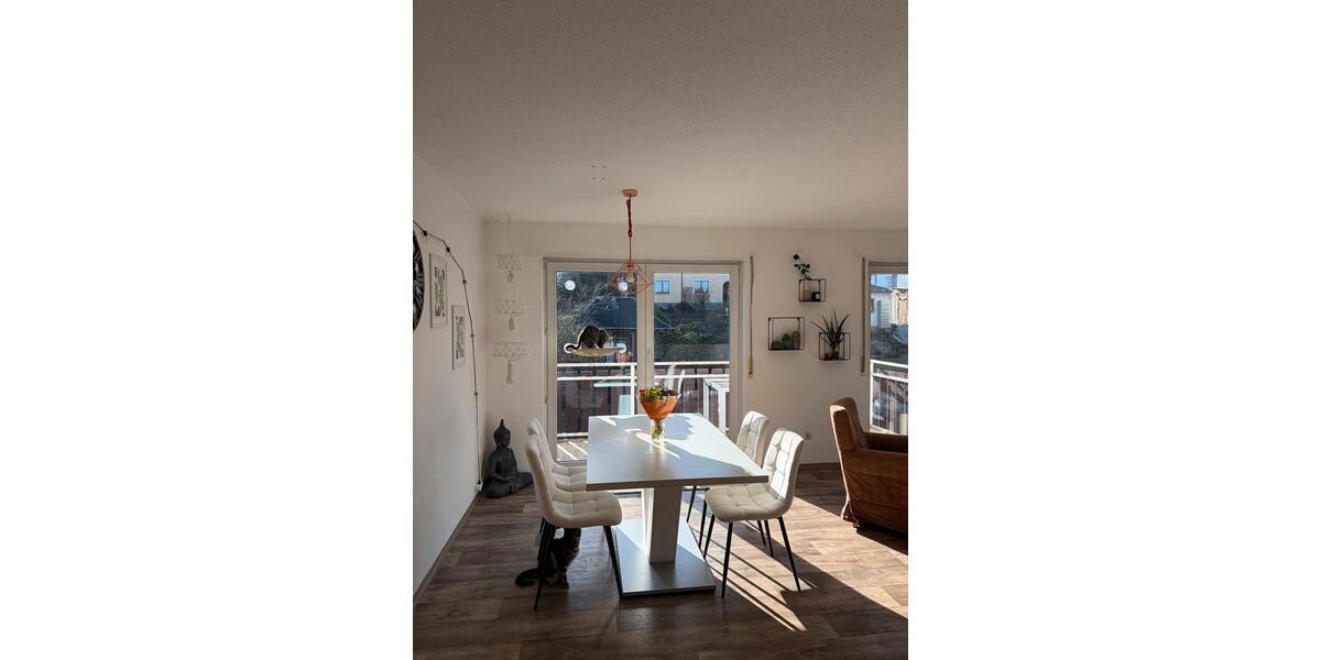 Dachgeschoßwohnung Aue-Bad Schlema Bad Schlema - 5 Zimmer, 150 m&sup2;, 1.200&euro; | Angebot:25601084