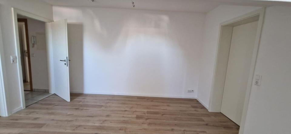 Etagenwohnung Glauchau - 4 Zimmer, 85 m&sup2;, 420&euro; | Angebot:26676975