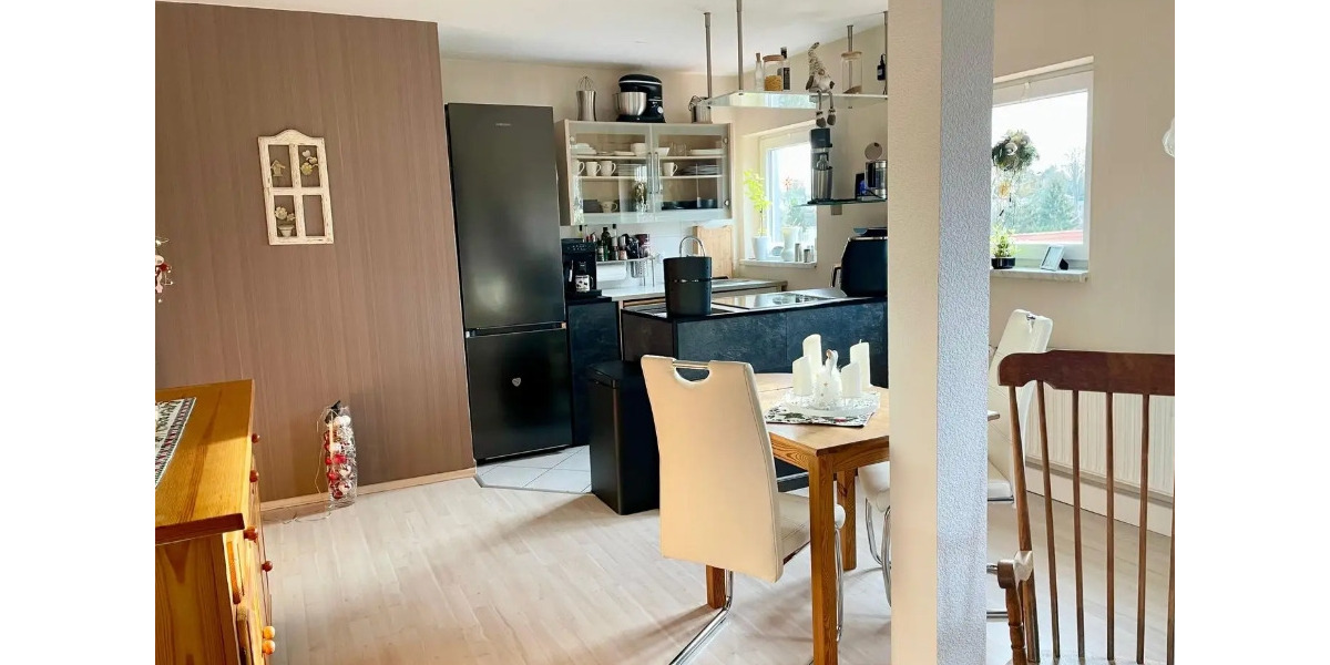 Etagenwohnung Meerane - 2 Zimmer, 66 m&sup2;, 390&euro; | Angebot:25726213