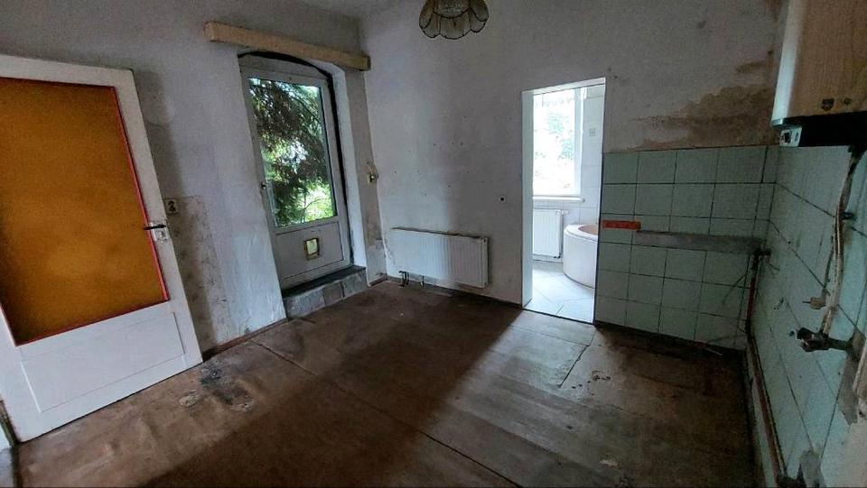 Mehrfamilienhaus, Wohnhaus Aue-Bad Schlema Bad Schlema - 10 Zimmer, 210 m&sup2;, 140.000&euro; | Angebot:26963031
