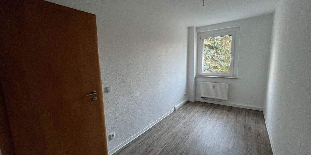 Etagenwohnung Zwickau Marienthal - 3 Zimmer, 60 m&sup2;, 370&euro; | Angebot:25985471