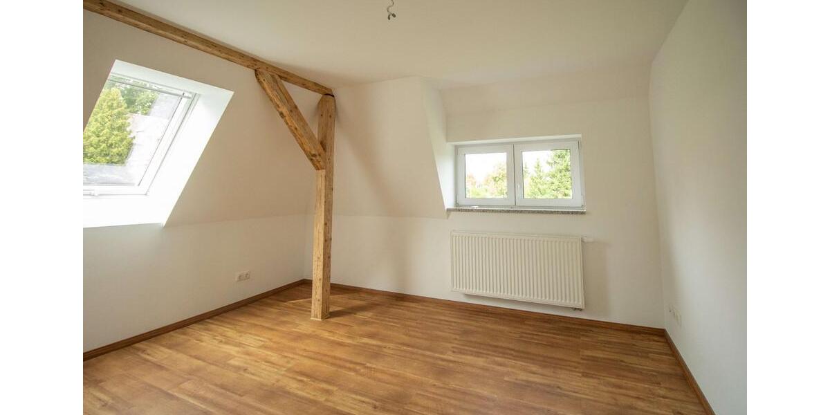 Etagenwohnung Rodewisch - 4 Zimmer, 98 m&sup2;, 910&euro; | Angebot:25626384