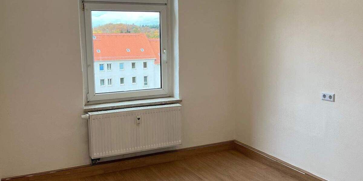 Etagenwohnung Aue - 3 Zimmer, 90 m&sup2;, 510&euro; | Angebot:25681319