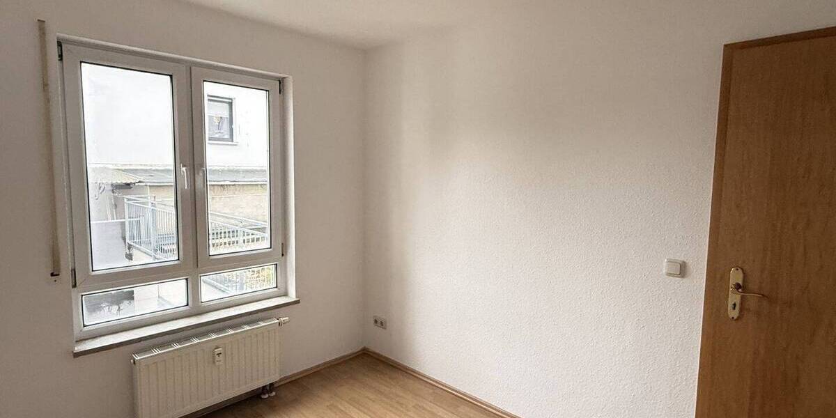 Etagenwohnung Zwickau Marienthal - 4 Zimmer, 75 m&sup2;, 100.000&euro; | Angebot:26176737
