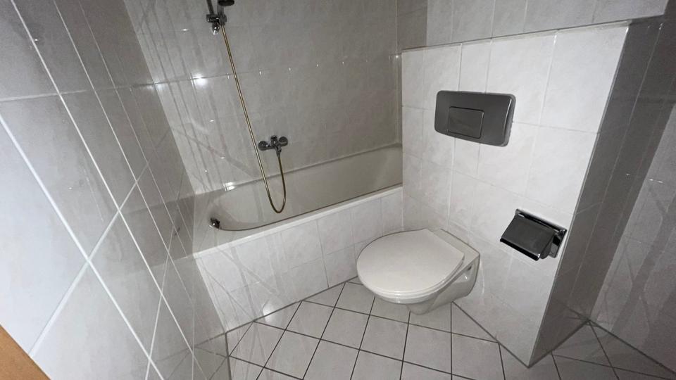 Etagenwohnung Werdau - 2 Zimmer, 60 m&sup2;, 400&euro; | Angebot:22796086